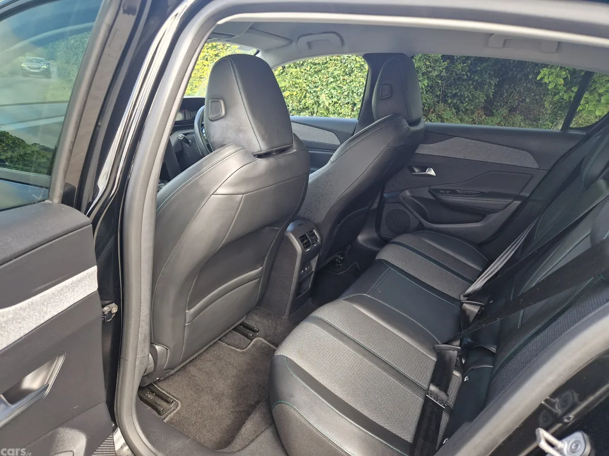Peugeot 308 Hatchback, Petrol, 2022, Black