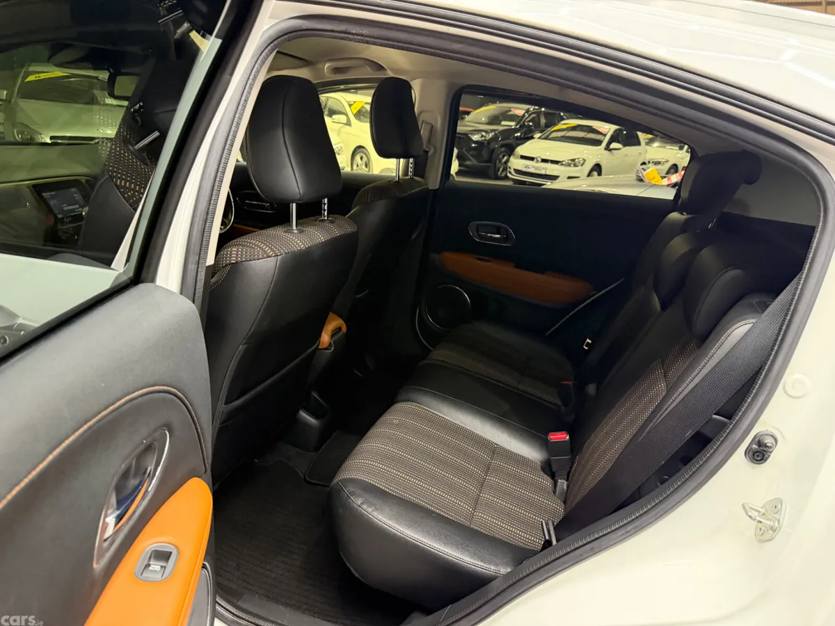 Honda Vezel Estate, Petrol Hybrid, 2015, White
