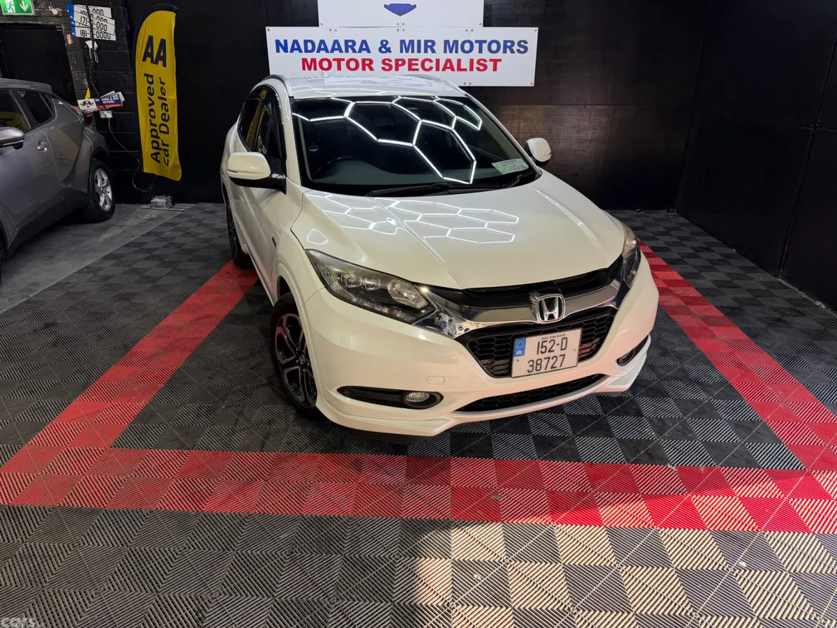Honda Vezel Estate, Petrol Hybrid, 2015, White