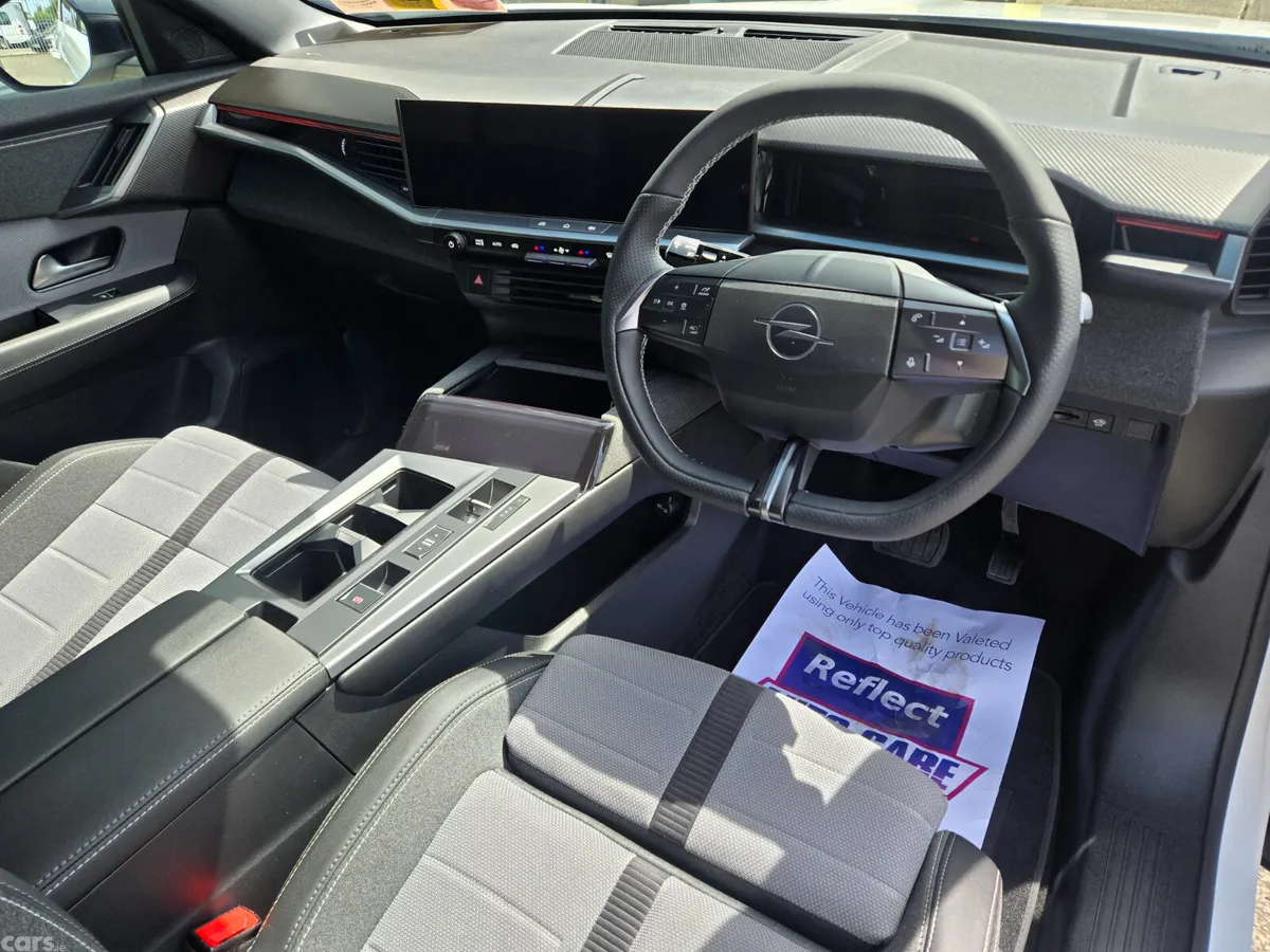 Opel Grandland SUV, Petrol Hybrid, 2026, White