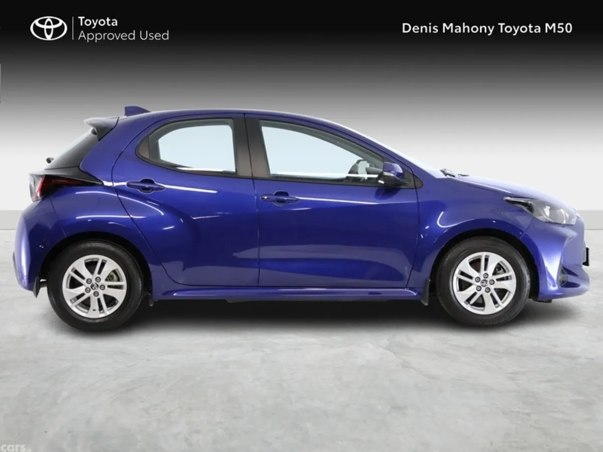 Toyota Yaris Hatchback, Petrol Hybrid, 2023, Blue