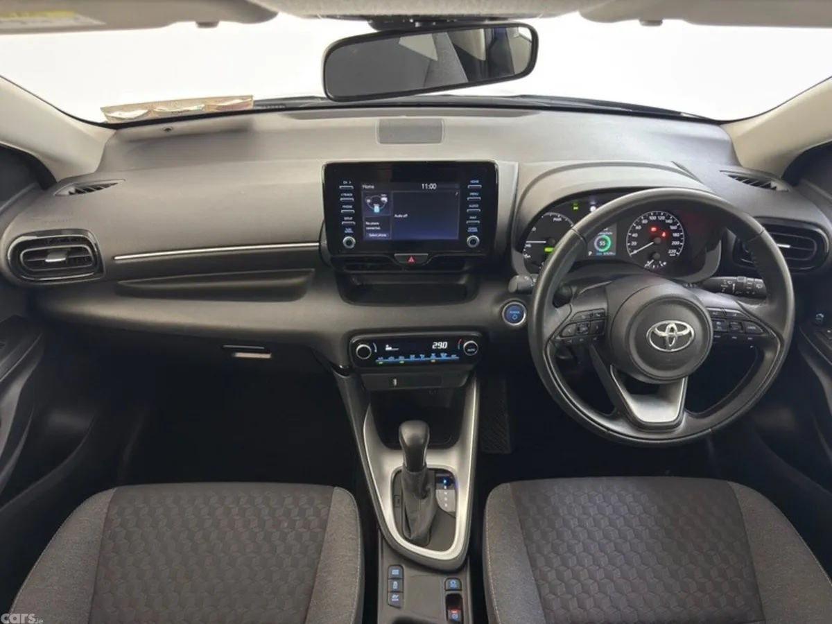Toyota Yaris Hatchback, Petrol Hybrid, 2023, Blue