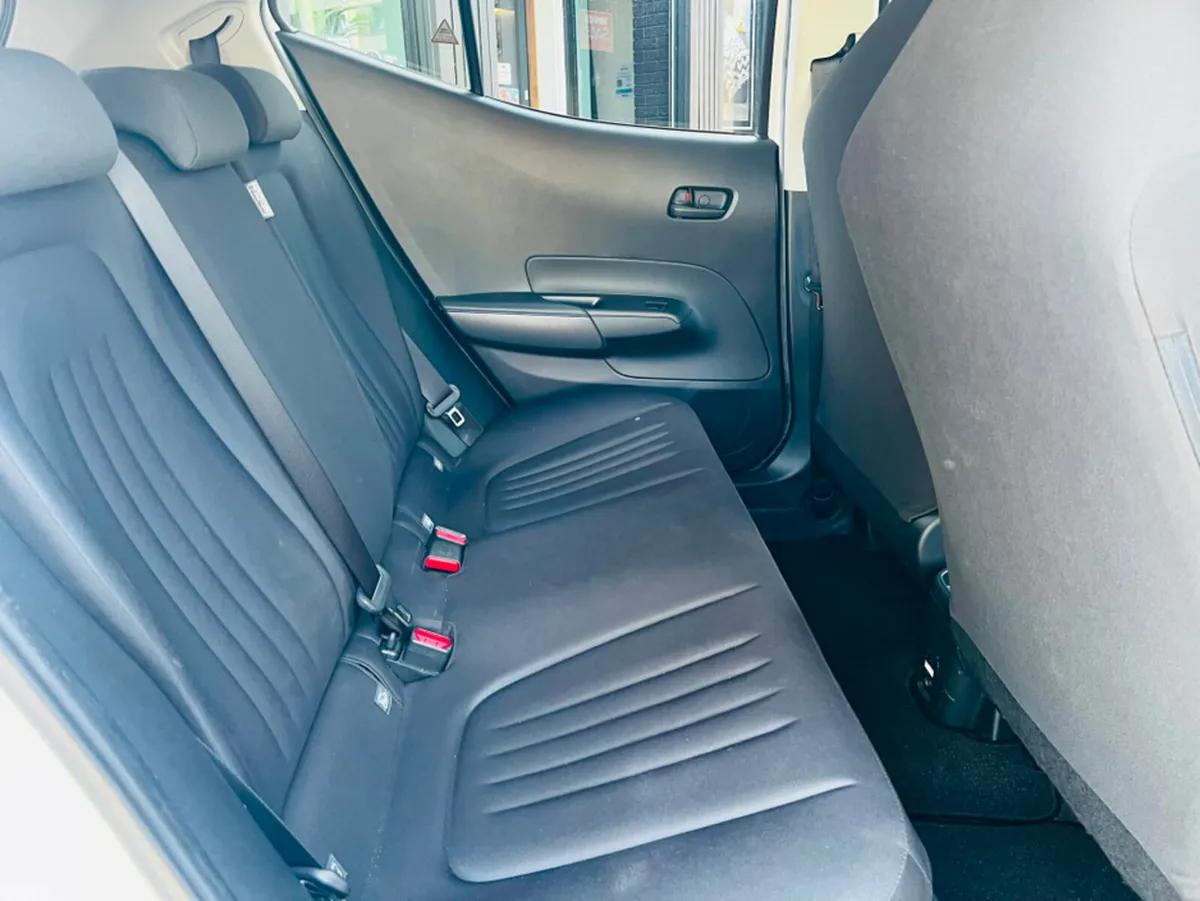 Toyota Aqua Hatchback, Petrol Hybrid, 2023, White