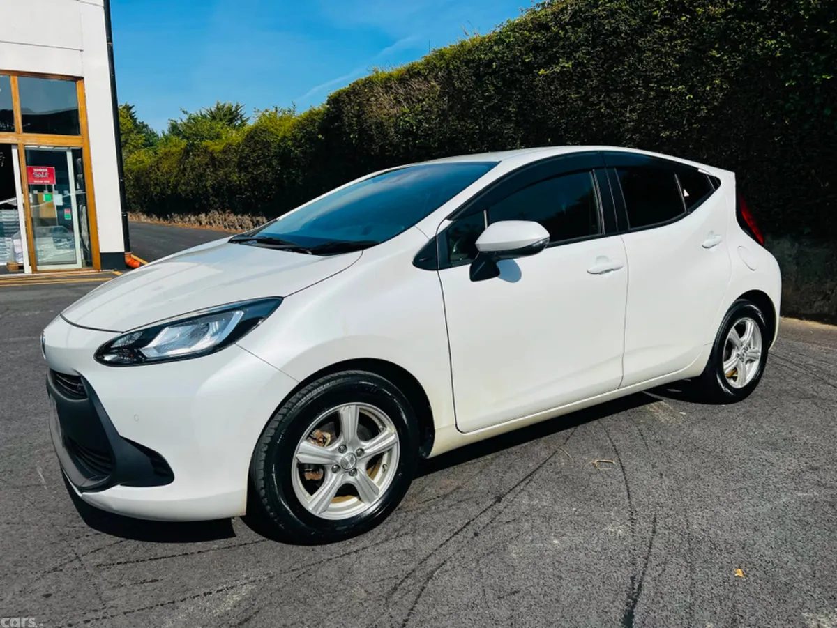 Toyota Aqua Hatchback, Petrol Hybrid, 2023, White