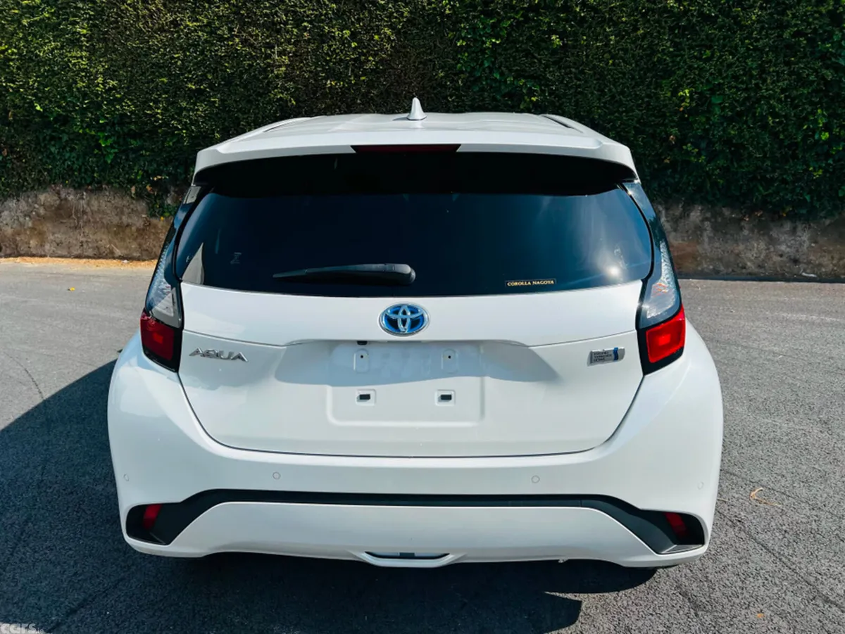 Toyota Aqua Hatchback, Petrol Hybrid, 2023, White