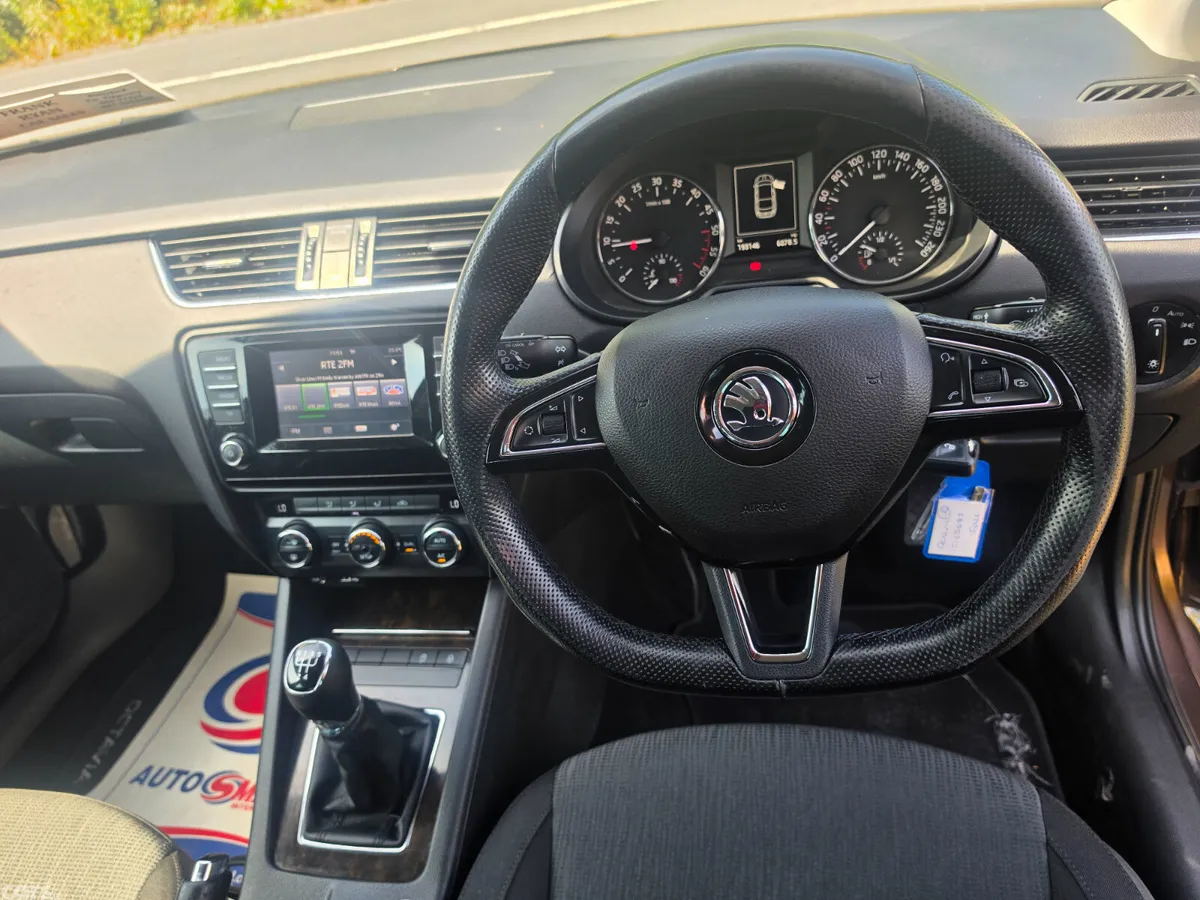 Skoda Octavia Saloon, Diesel, 2015, Brown