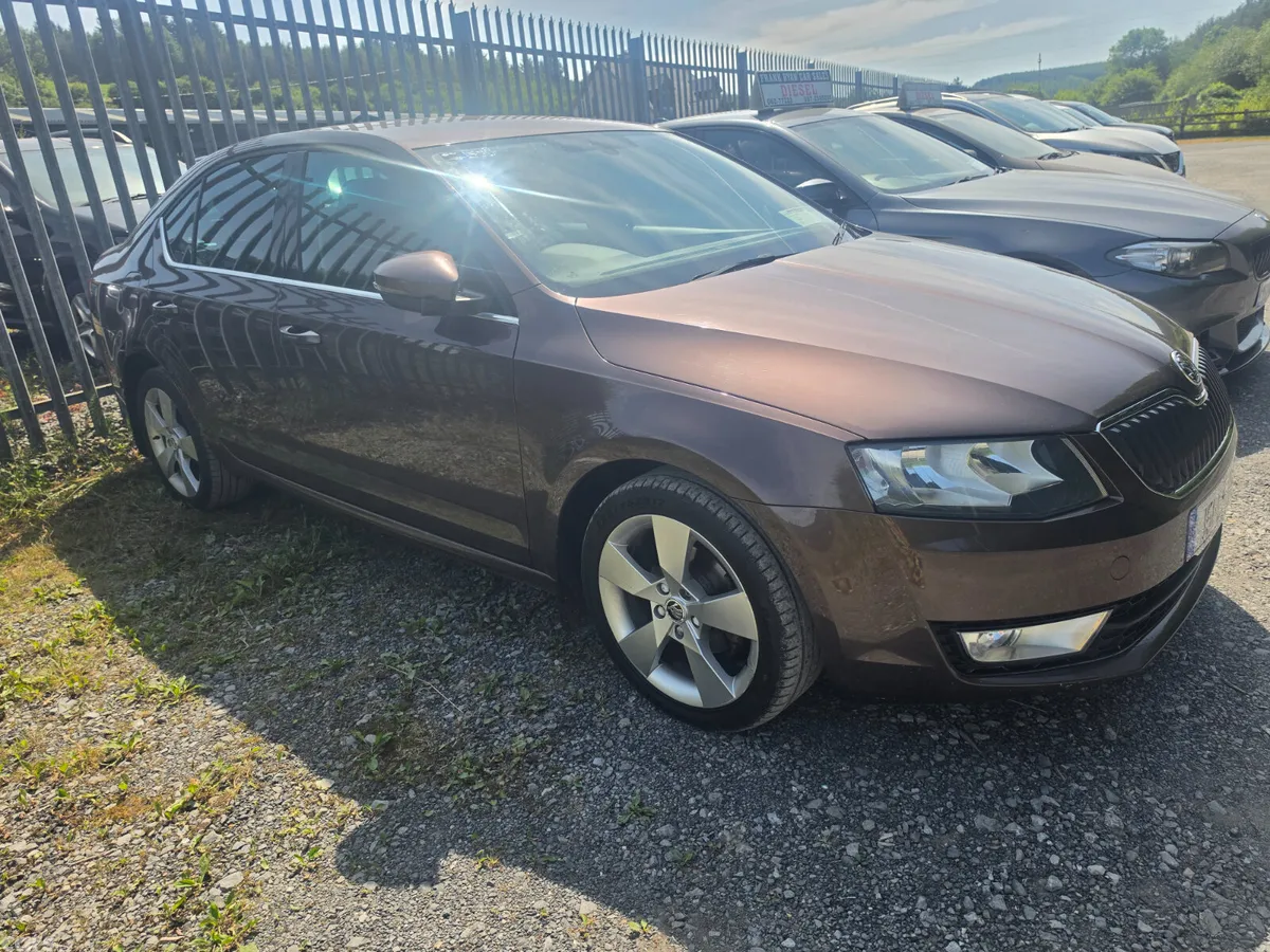 Skoda Octavia Saloon, Diesel, 2015, Brown