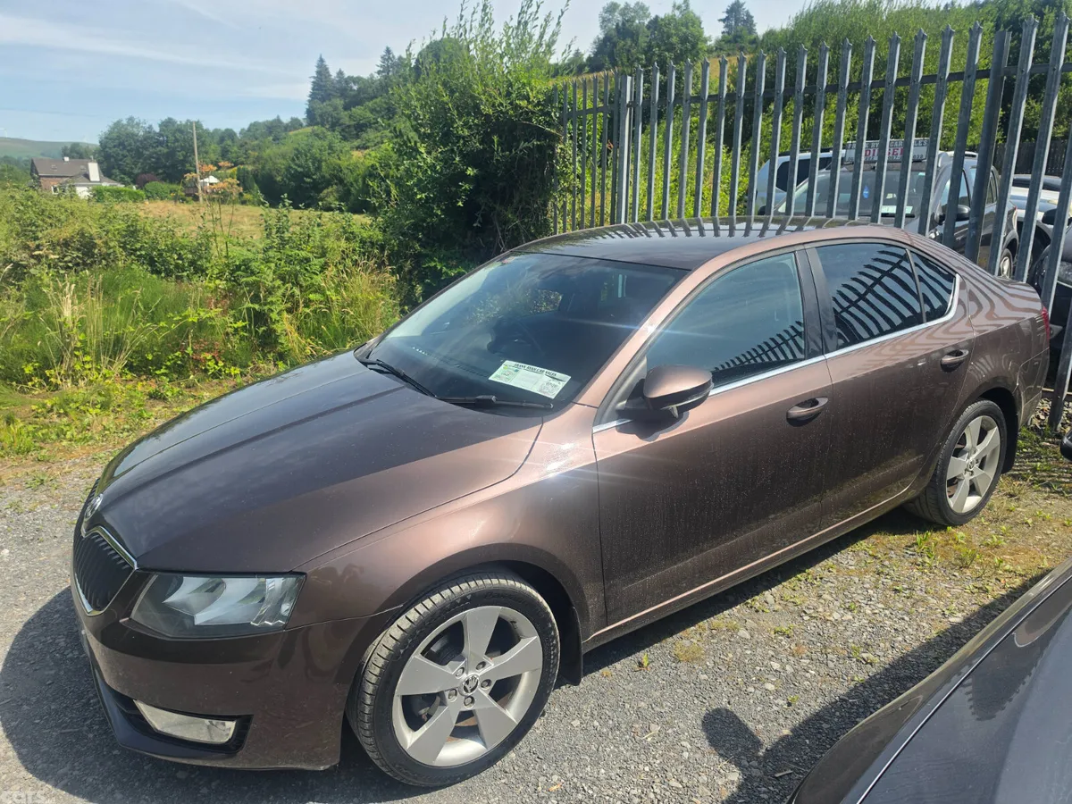 Skoda Octavia Saloon, Diesel, 2015, Brown