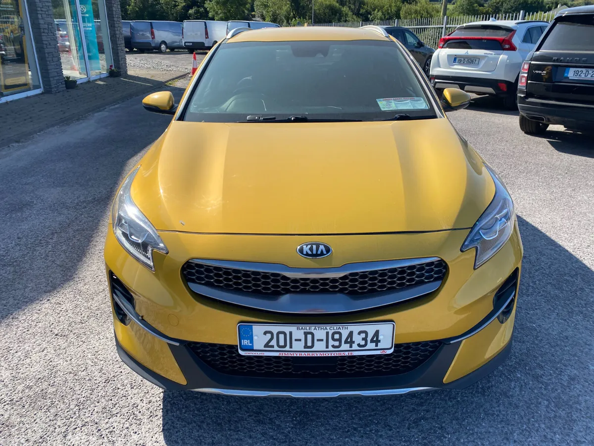 Kia XCeed Hatchback, Petrol, 2020, Yellow