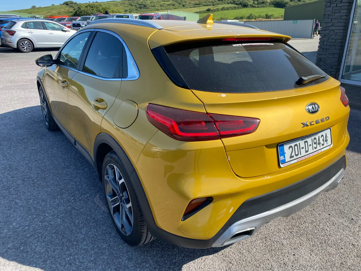 Kia XCeed Hatchback, Petrol, 2020, Yellow
