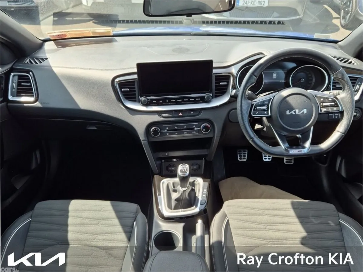 Kia Ceed Hatchback, Petrol, 2022, Blue