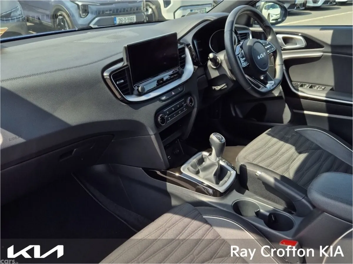 Kia Ceed Hatchback, Petrol, 2022, Blue