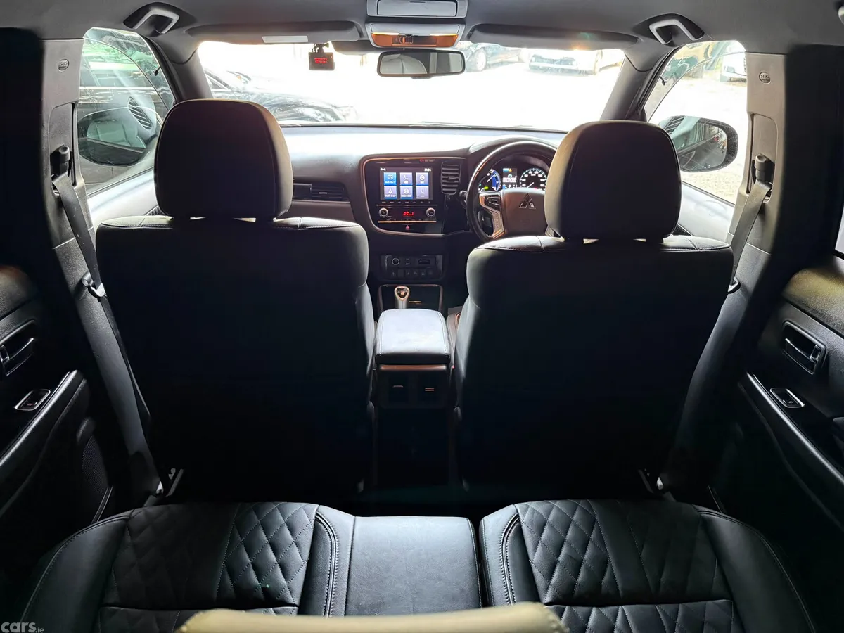 Mitsubishi Outlander SUV, Petrol Plug-in Hybrid, 2021, Black