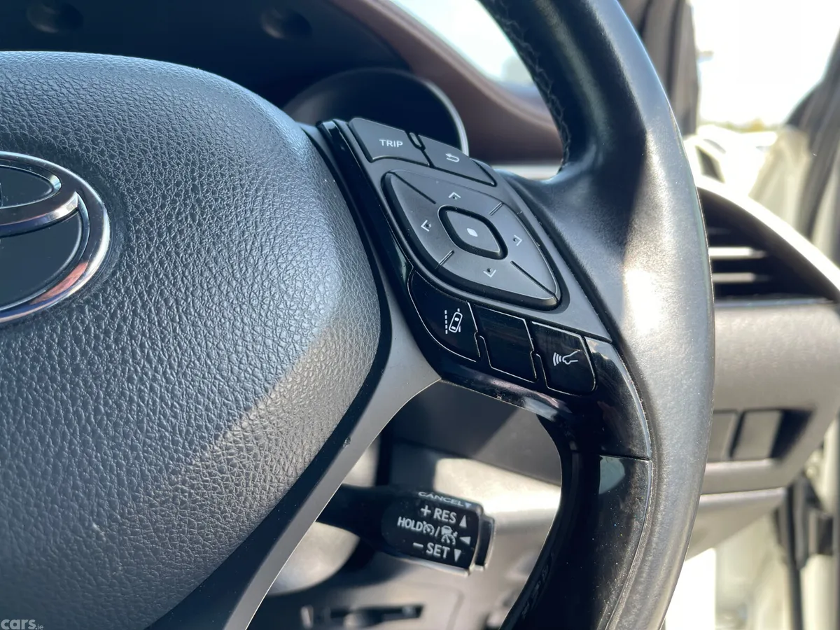 Toyota C-HR Hatchback, Petrol Hybrid, 2018, White