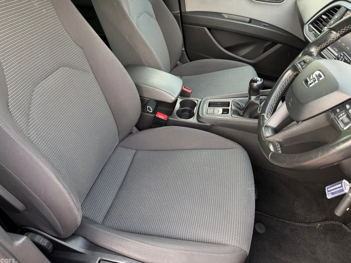 SEAT Leon Hatchback, Diesel, 2018, Red