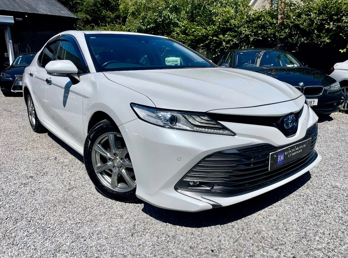 Toyota Camry Saloon, Petrol Hybrid, 2021, White