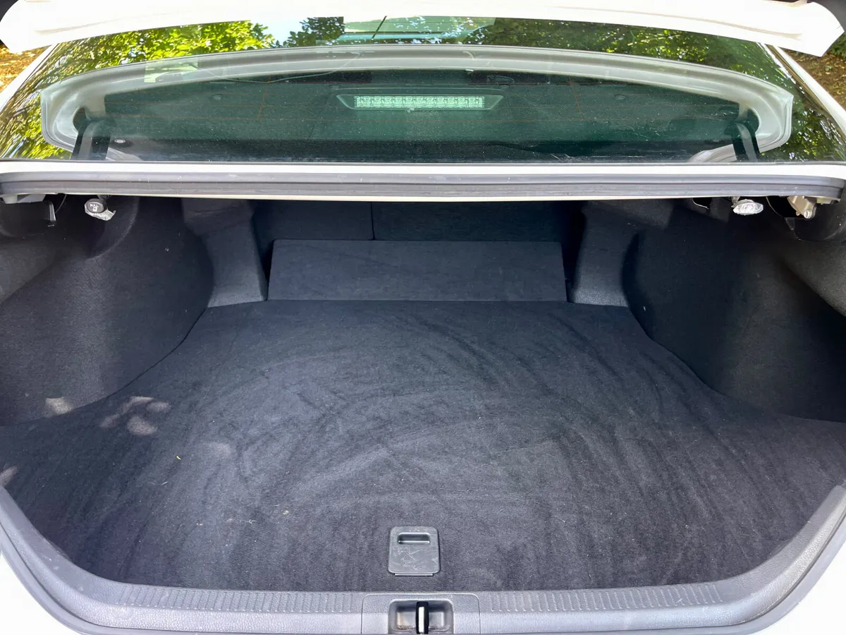Toyota Camry Saloon, Petrol Hybrid, 2021, White