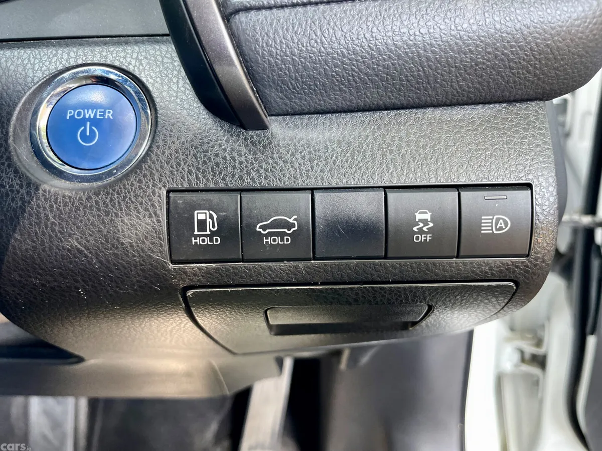 Toyota Camry Saloon, Petrol Hybrid, 2021, White
