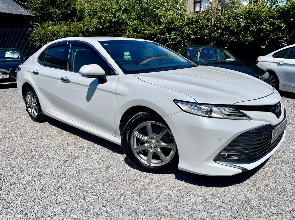 Toyota Camry Saloon, Petrol Hybrid, 2021, White