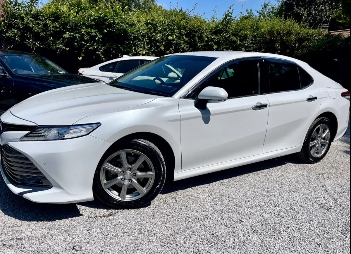 Toyota Camry Saloon, Petrol Hybrid, 2021, White