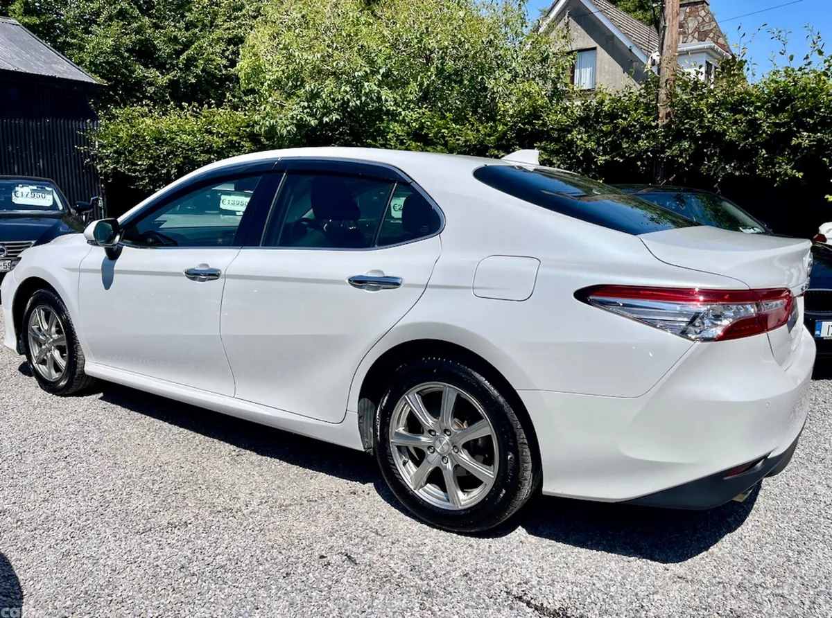 Toyota Camry Saloon, Petrol Hybrid, 2021, White