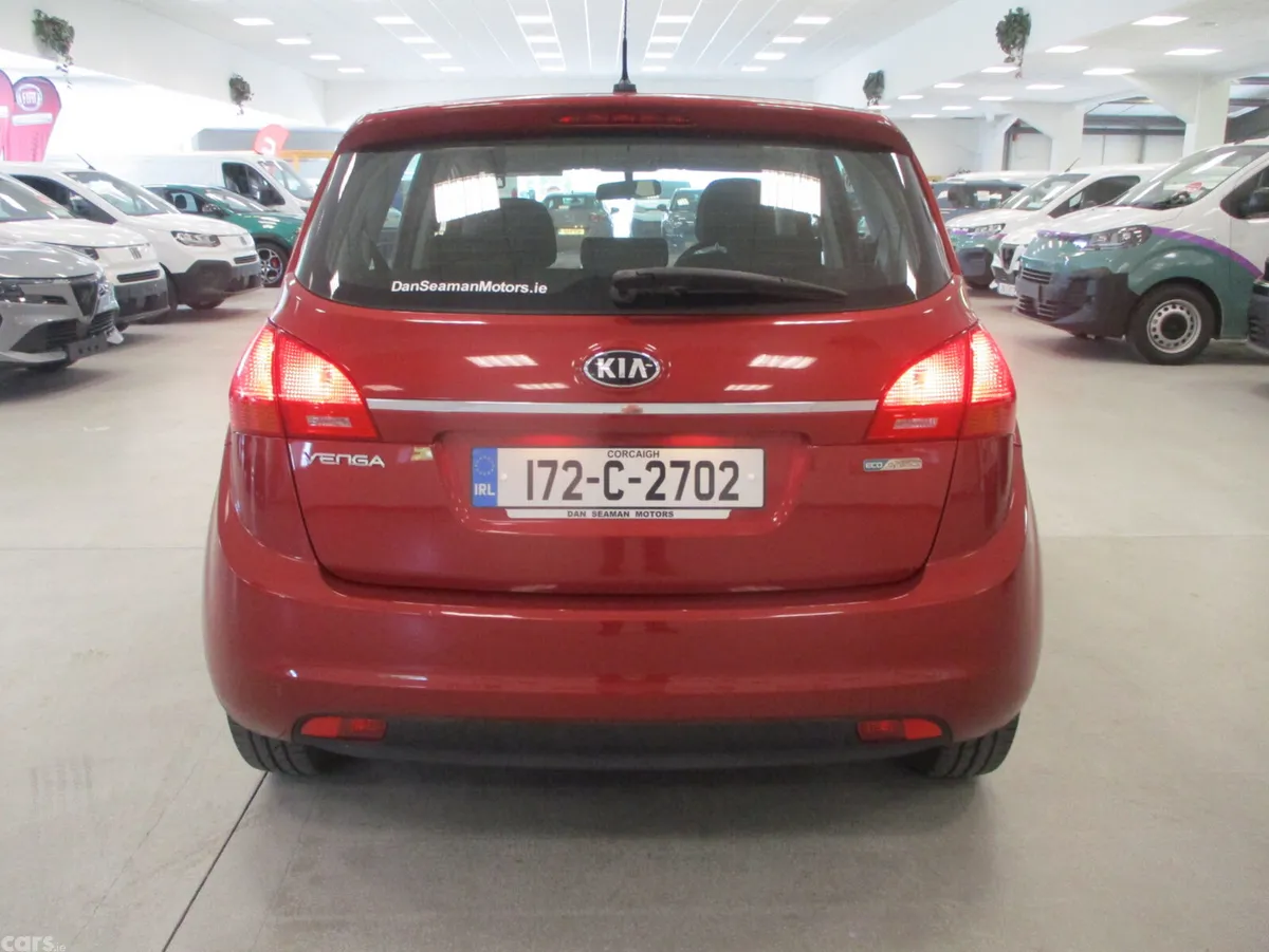 Kia Venga Hatchback, Petrol, 2017, Red