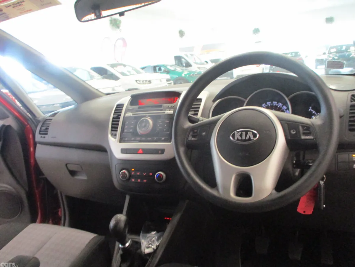 Kia Venga Hatchback, Petrol, 2017, Red