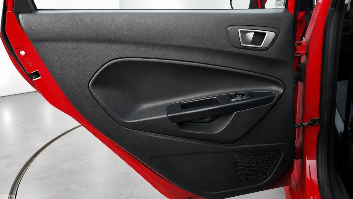 Ford Fiesta Hatchback, Petrol, 2015, Red