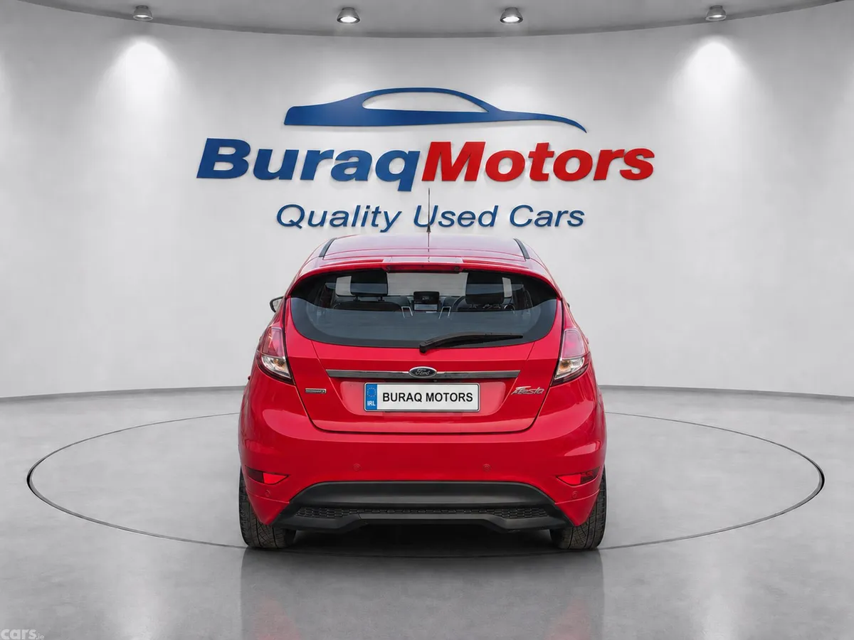 Ford Fiesta Hatchback, Petrol, 2015, Red