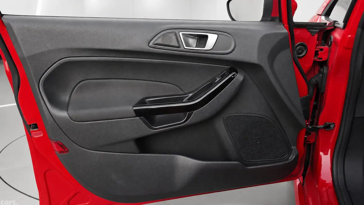 Ford Fiesta Hatchback, Petrol, 2015, Red