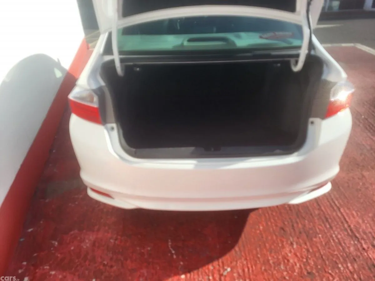 Honda Grace Saloon, Petrol Hybrid, 2016, White