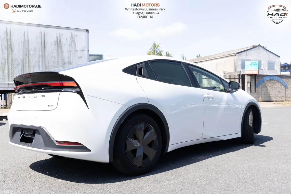 Toyota Prius Saloon, Petrol Hybrid, 2023, White