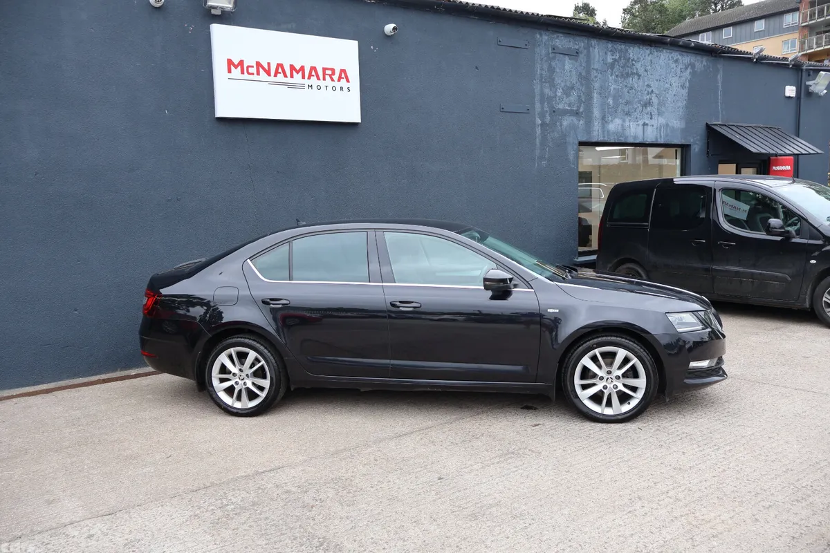 Skoda Octavia Saloon, Diesel, 2020, Black