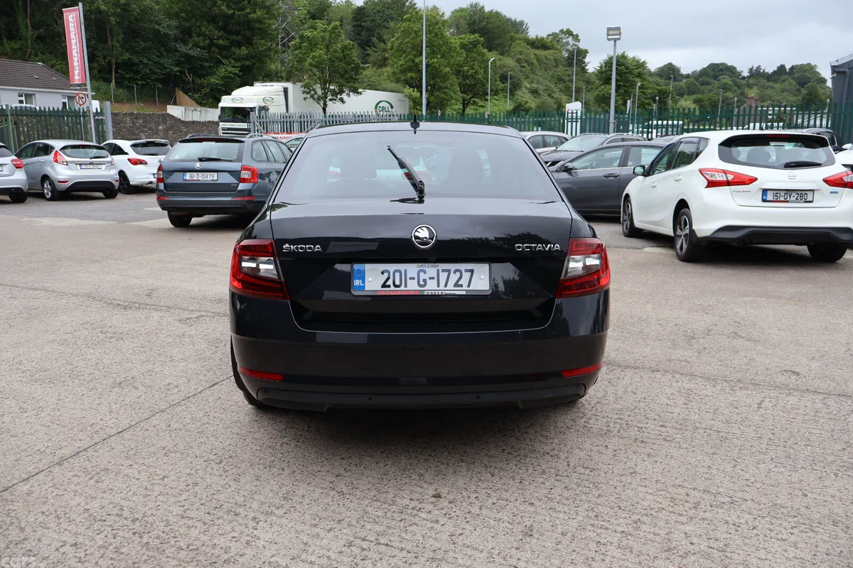 Skoda Octavia Saloon, Diesel, 2020, Black