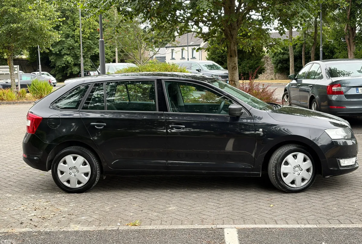 Skoda Rapid Hatchback, Diesel, 2014, Black