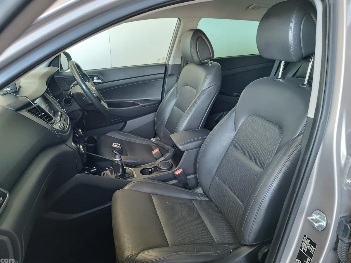 Hyundai Tucson SUV, Diesel, 2018, Gold