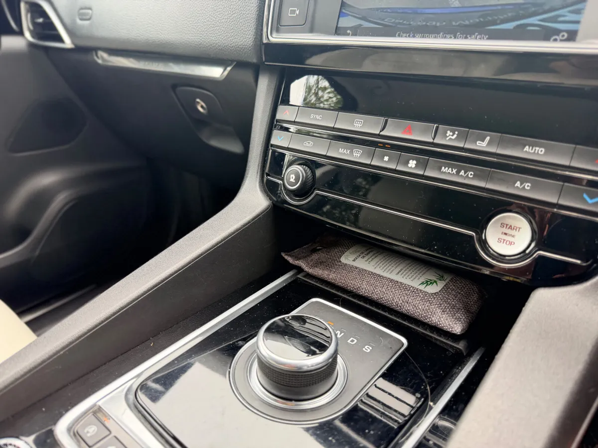 Jaguar F-Pace SUV, Diesel, 2016, Blue