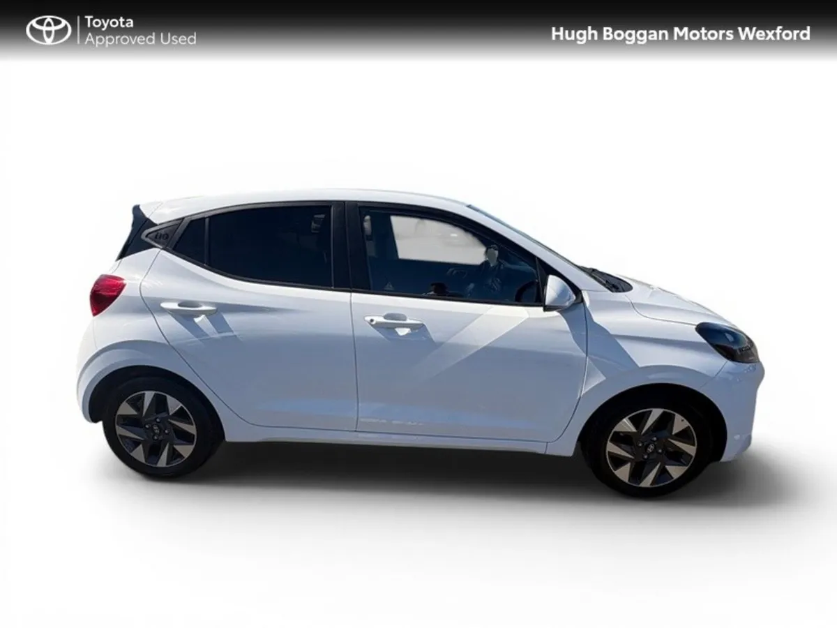 Hyundai i10 Hatchback, Petrol, 2024, White