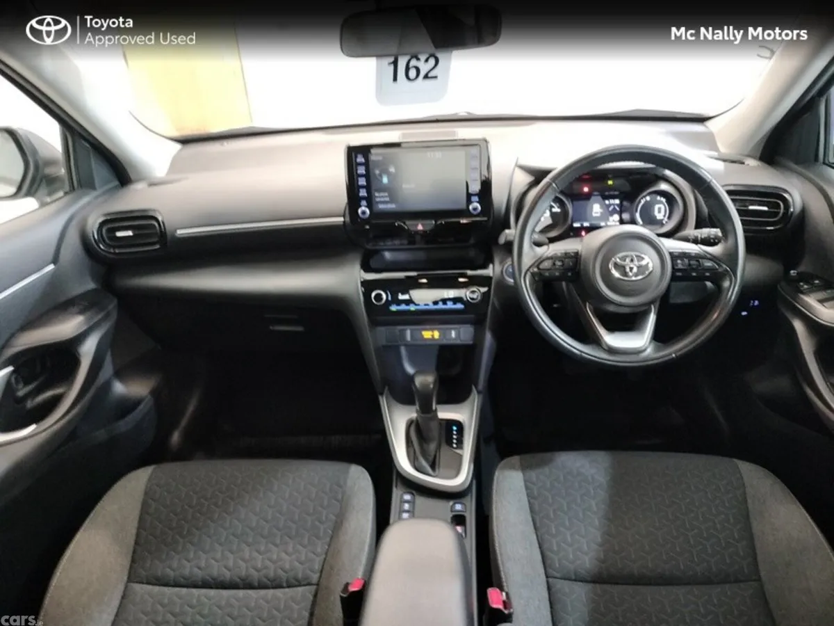Toyota Yaris Cross Hatchback, Petrol Hybrid, 2024, Silver