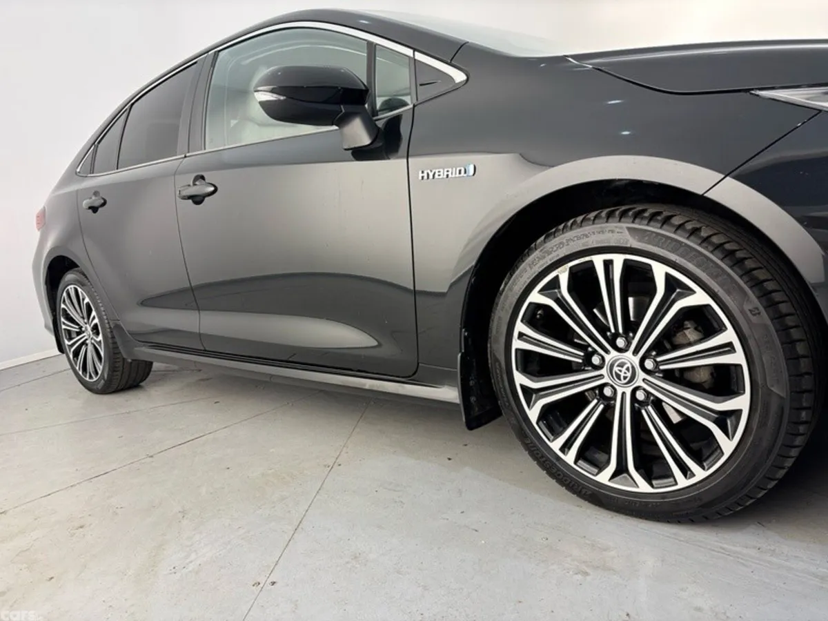 Toyota Corolla Saloon, Petrol Hybrid, 2021, Black