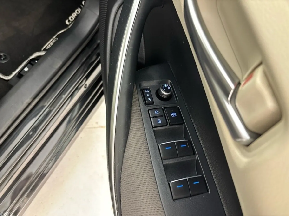 Toyota Corolla Saloon, Petrol Hybrid, 2021, Black