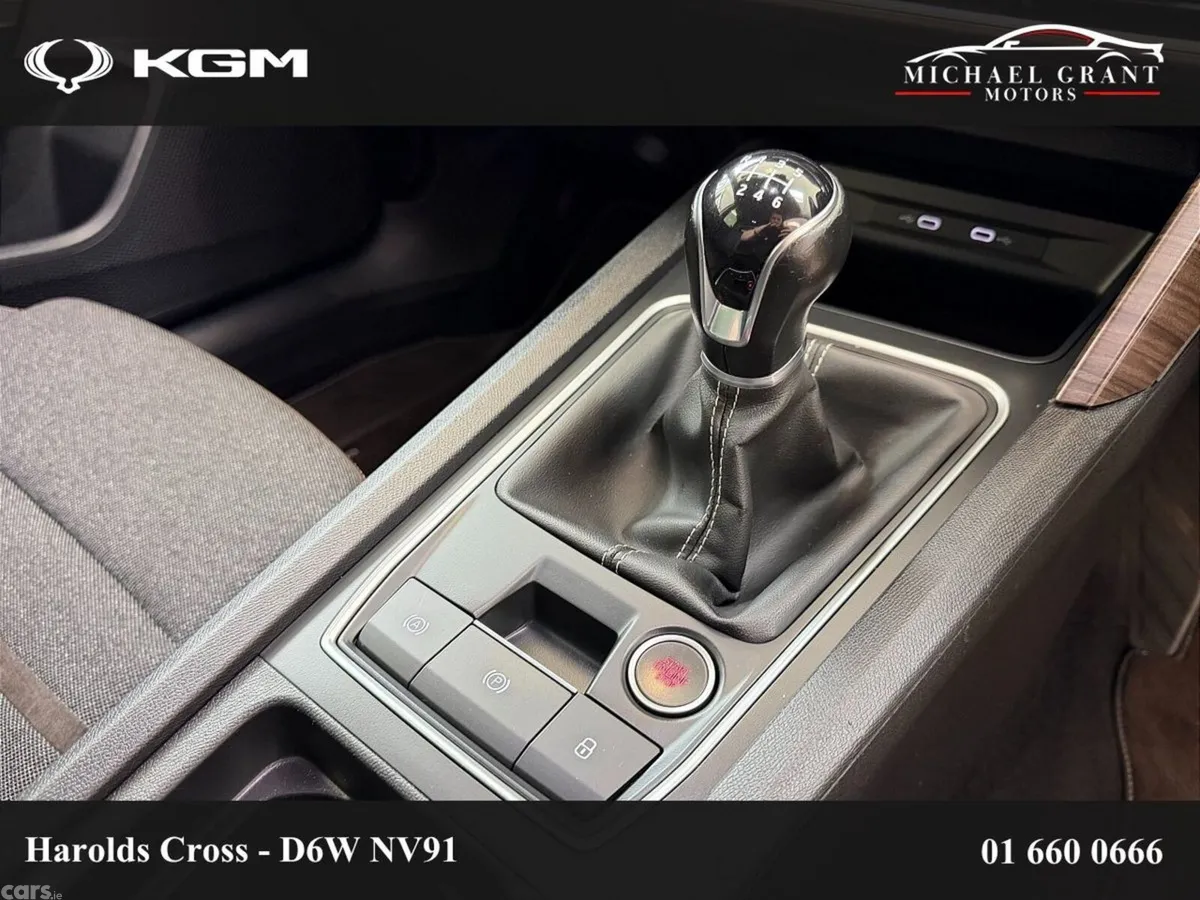 SEAT Leon Hatchback, Diesel, 2021, White