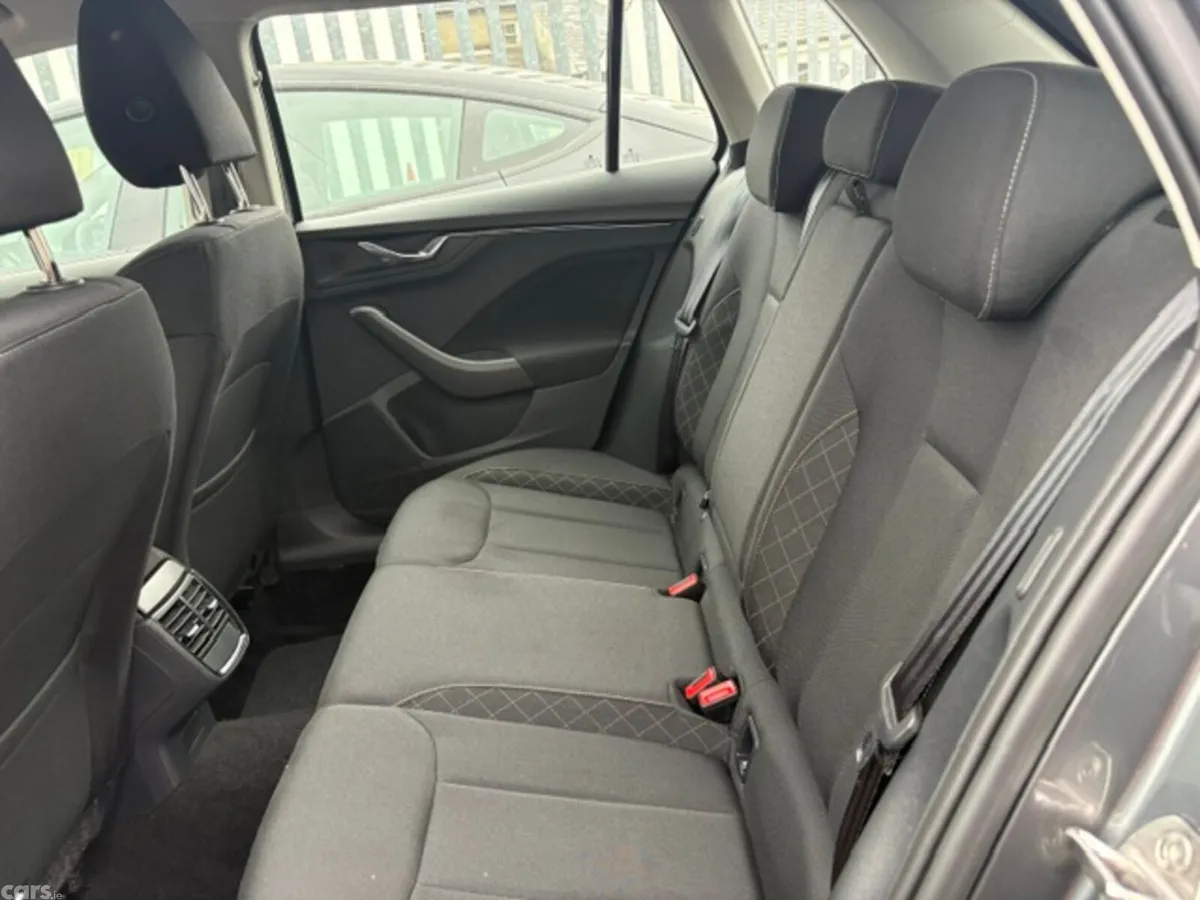 Skoda Kamiq Hatchback, Petrol, 2024, Grey