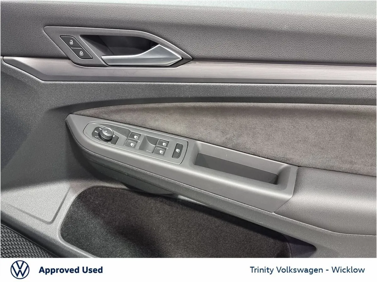 Volkswagen Golf Estate, Diesel, 2023, Black