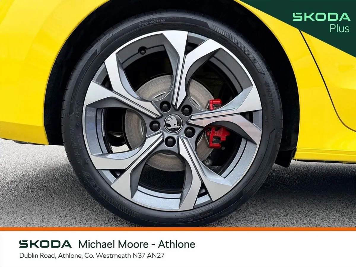 Skoda Octavia Saloon, Petrol, 2026, Yellow