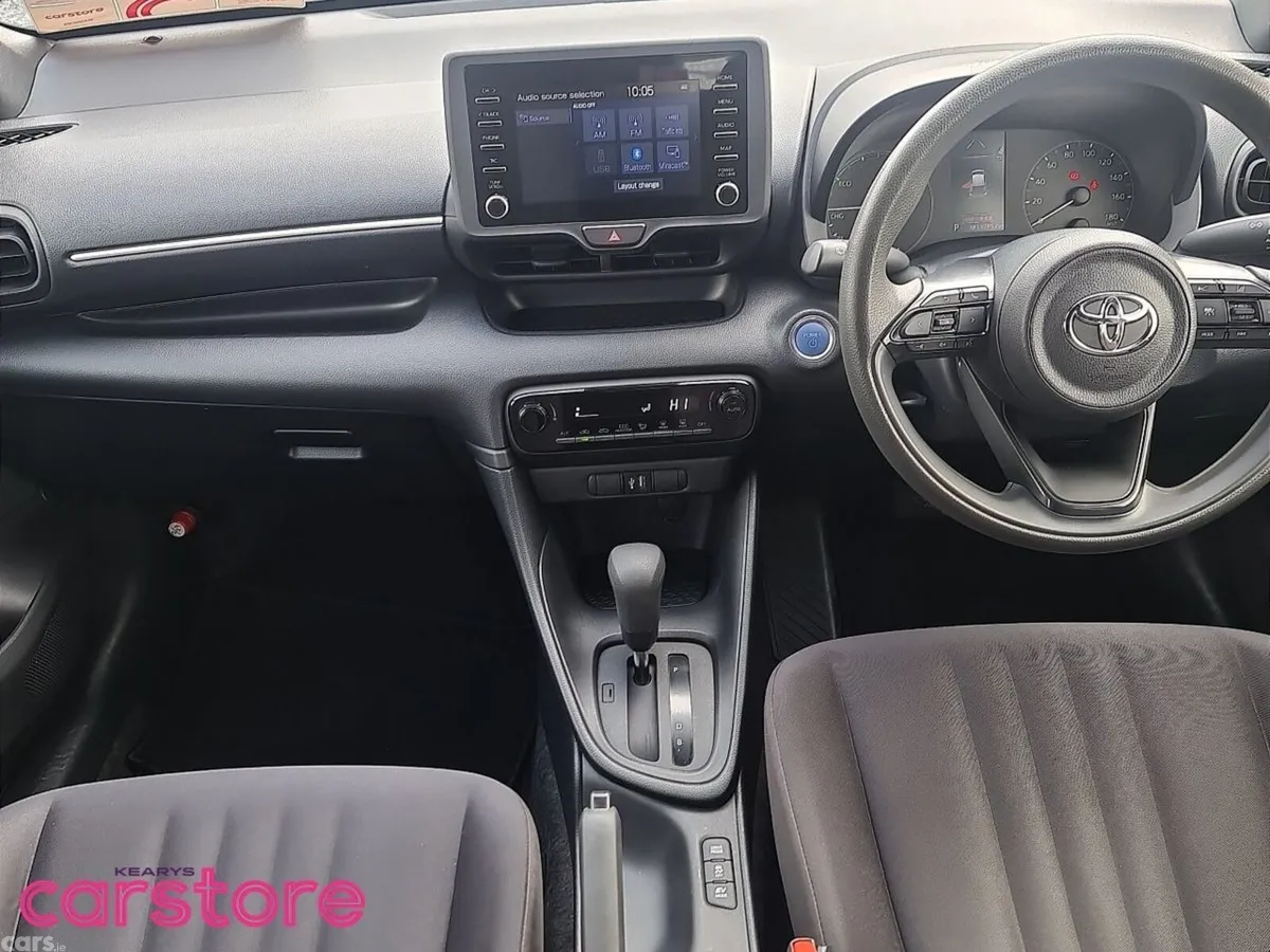 Toyota Yaris Hatchback, Petrol Hybrid, 2022, Blue