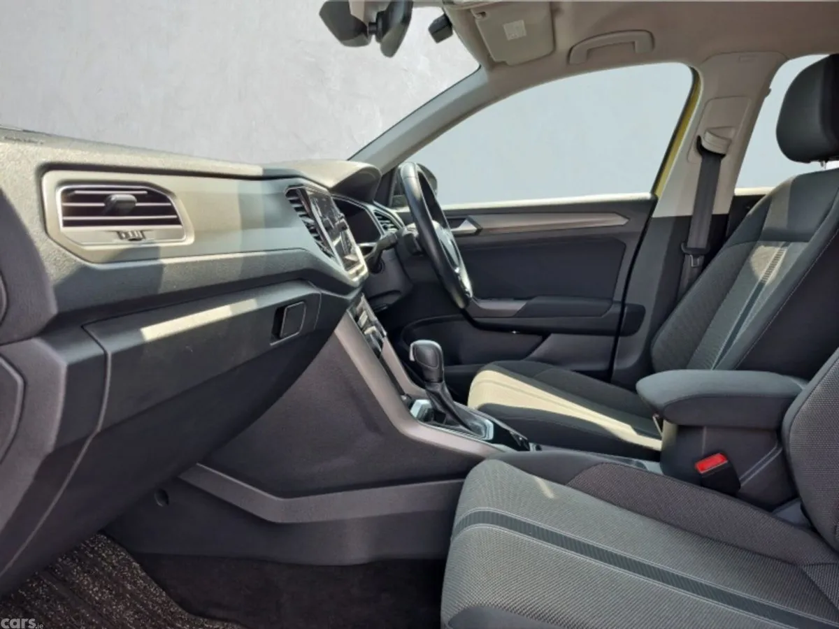 Volkswagen T-Roc SUV, Diesel, 2021, Yellow