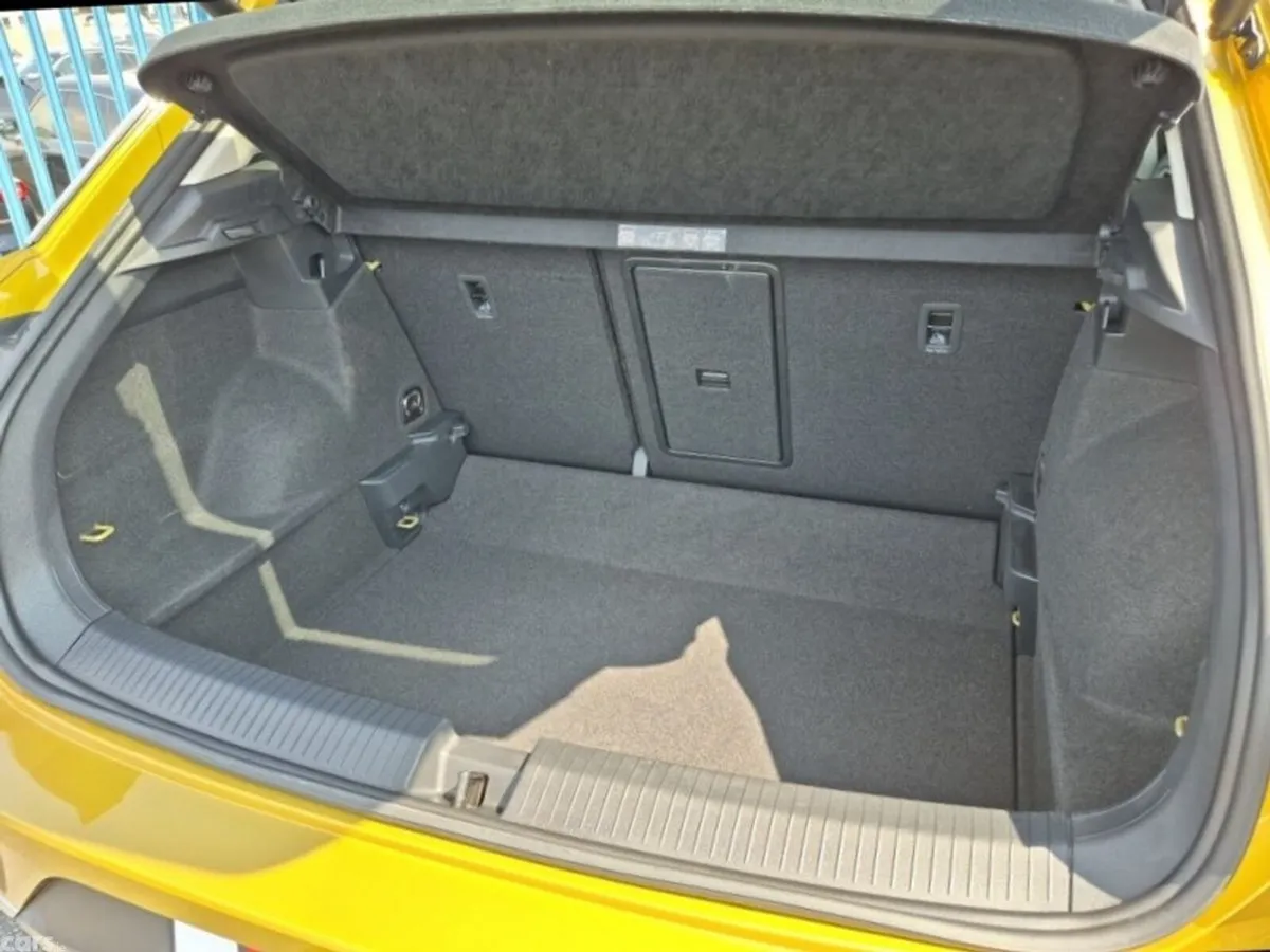 Volkswagen T-Roc SUV, Diesel, 2021, Yellow