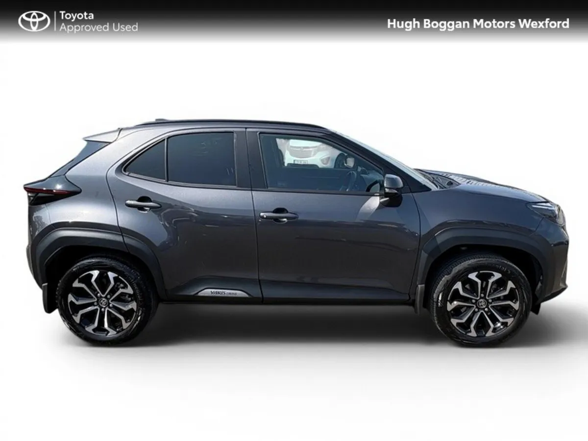Toyota Yaris Cross Hatchback, Petrol Hybrid, 2025, Grey