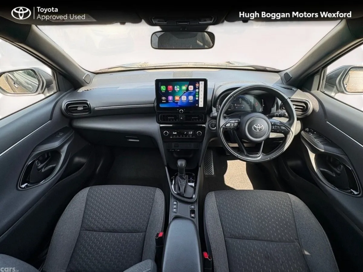 Toyota Yaris Cross Hatchback, Petrol Hybrid, 2025, Grey